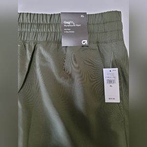 Size XL Gap Fit Runaround Pant, Olive Green